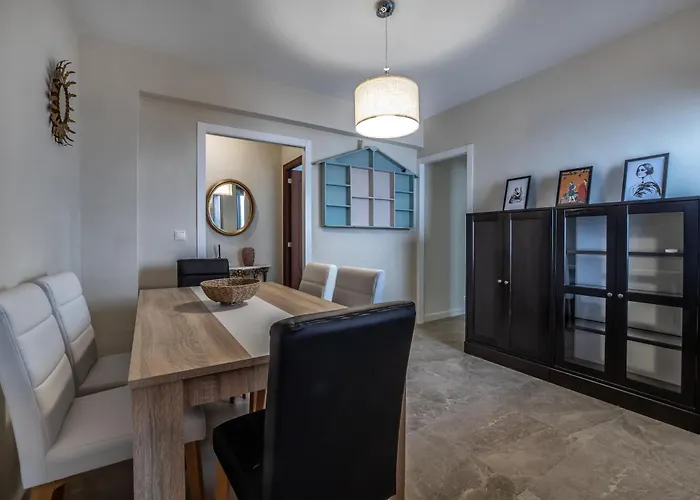 Rosas En La Balconada Cordoue