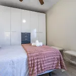 Rosas En La Balconada